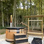 לינה וארוחת בוקר Domaine De 3*