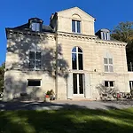 Domaine De לינה וארוחת בוקר