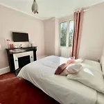 Domaine De לינה וארוחת בוקר 3*
