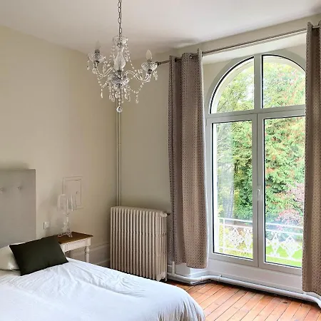 Couette-café Domaine De 3*